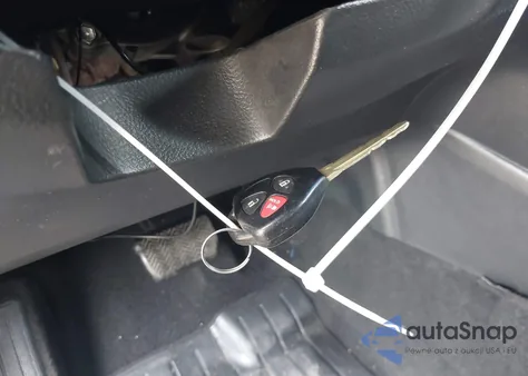 2010 Toyota Matrix из США, поврежденный, VIN 2T1KU4EE5AC301458